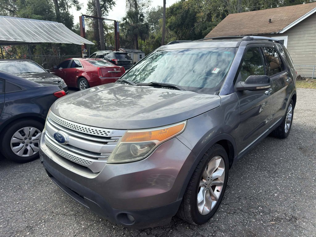 2011 Ford Explorer XLT's photo